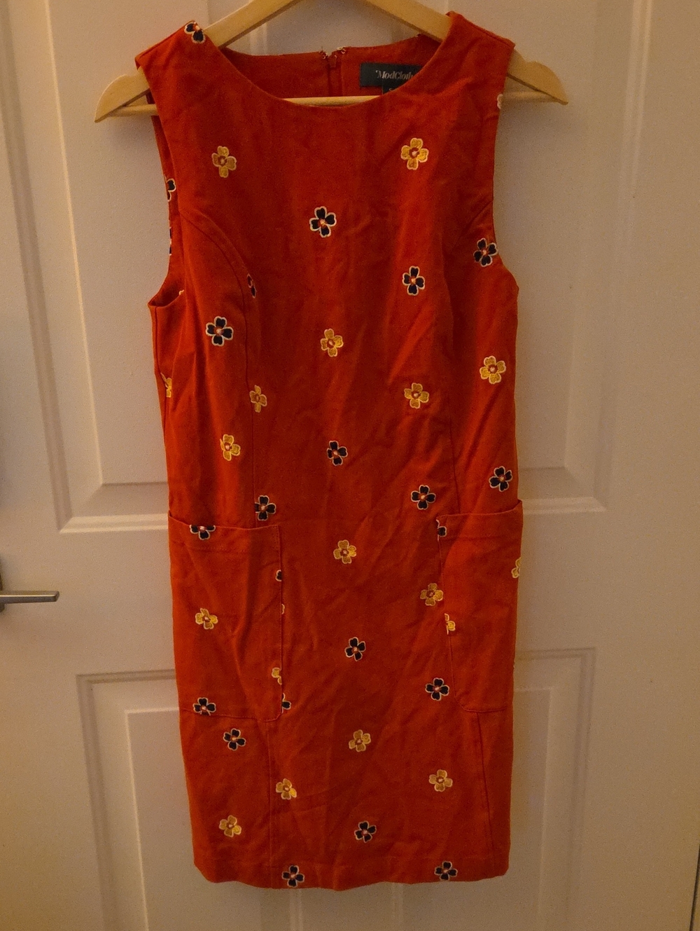 Modclotb Vintage-Inspired Red Floral Shift Dress